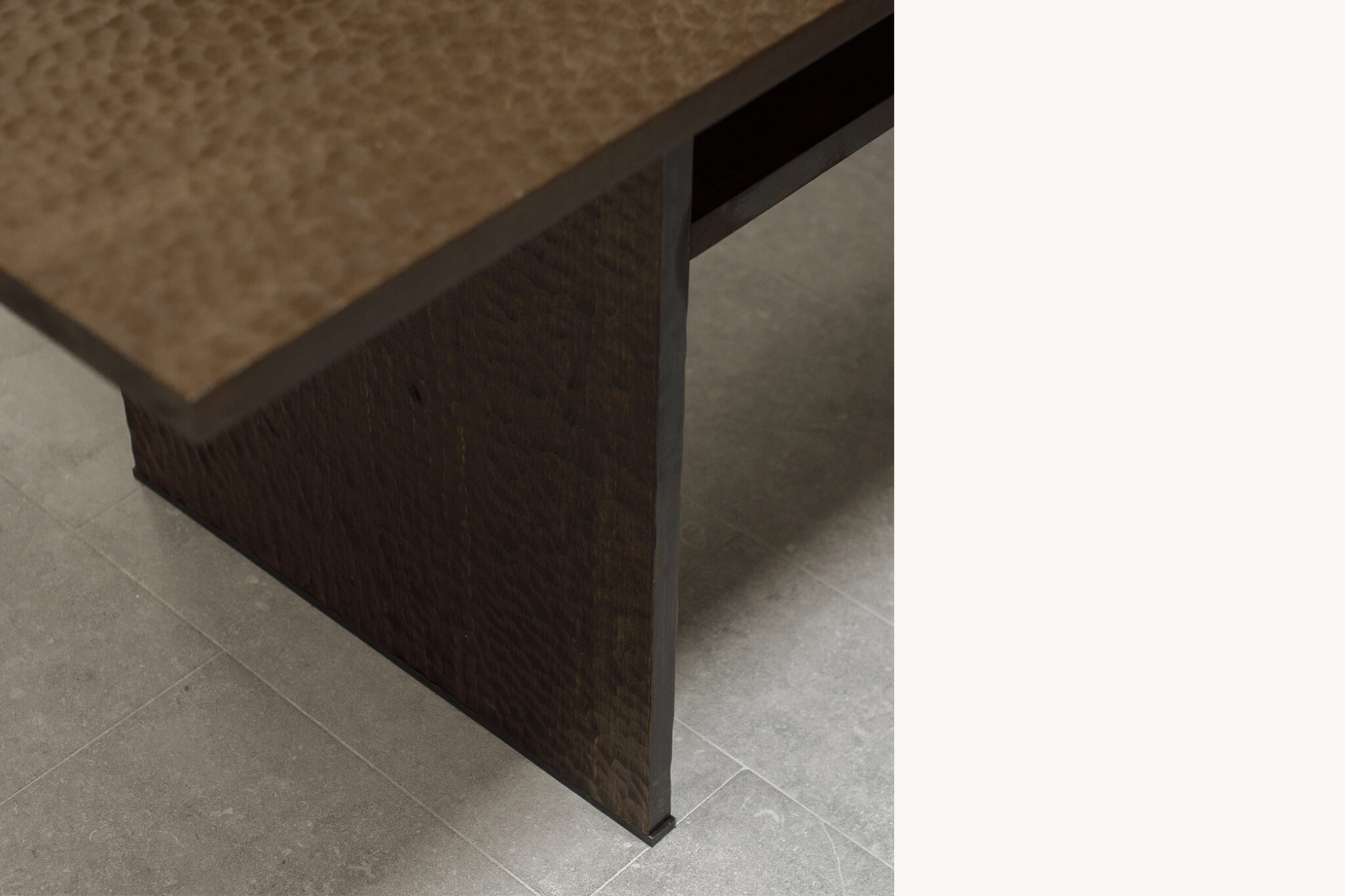 DELORDINAIRE_chiseled tables_05